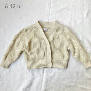 💙2/$25 GAP 6-12 Months Baby Sweater Cardigan Button Beige Cotton Knit Winter